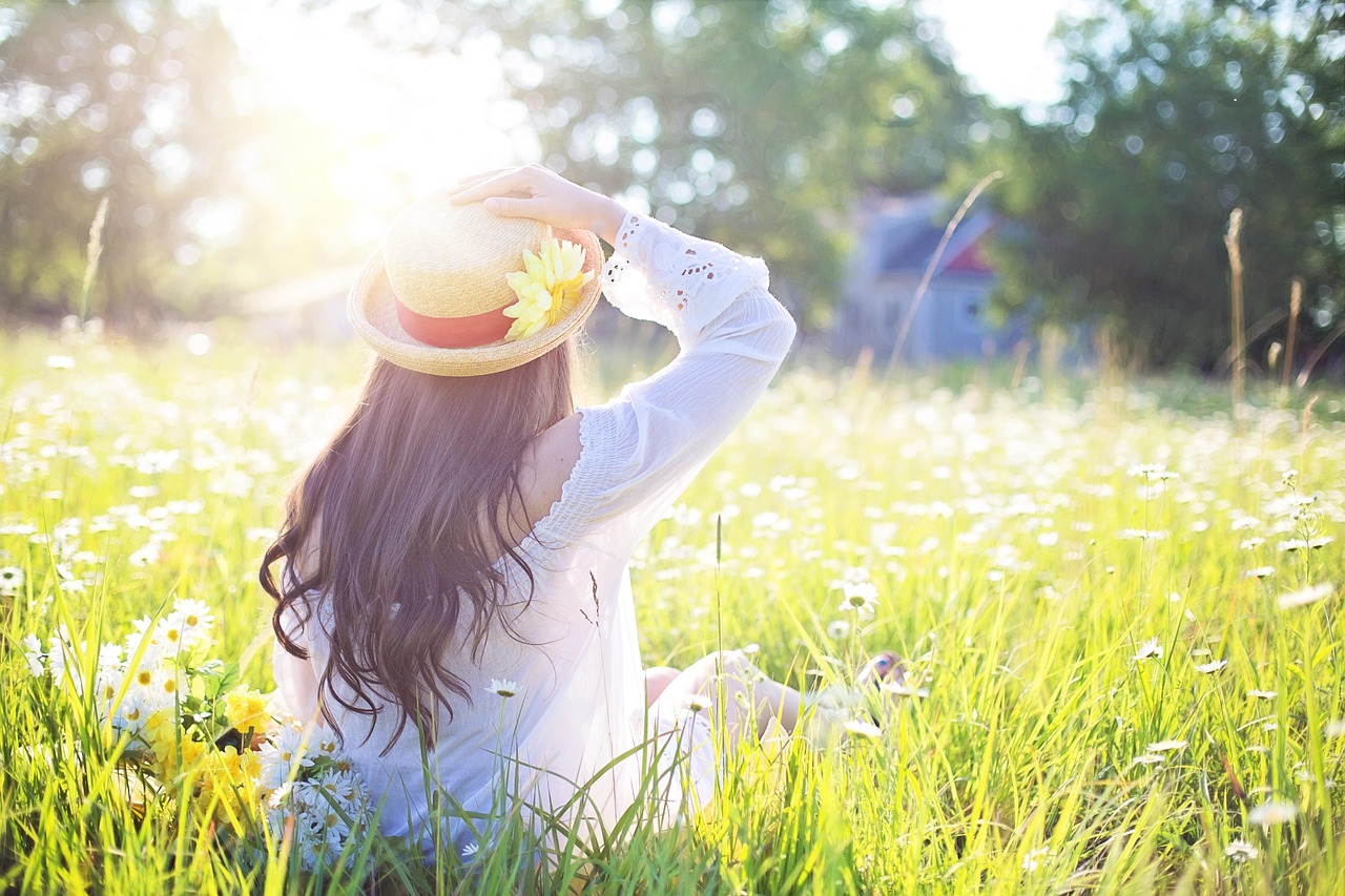 woman, field, sunlight, fashion, hat, girl, female, beautiful flowers, young woman, model, sunshine, summer, flower wallpaper, daisies, flowers, meadow, leisure, flower background, grass, spring, freedom, outdoors, nature, portrait, happy easter